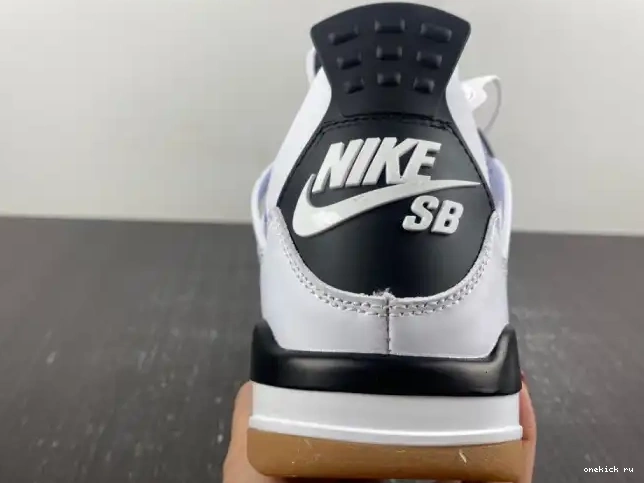Chep Onekick DR5415-100 x Jordan Air SB 4 Nike 0327